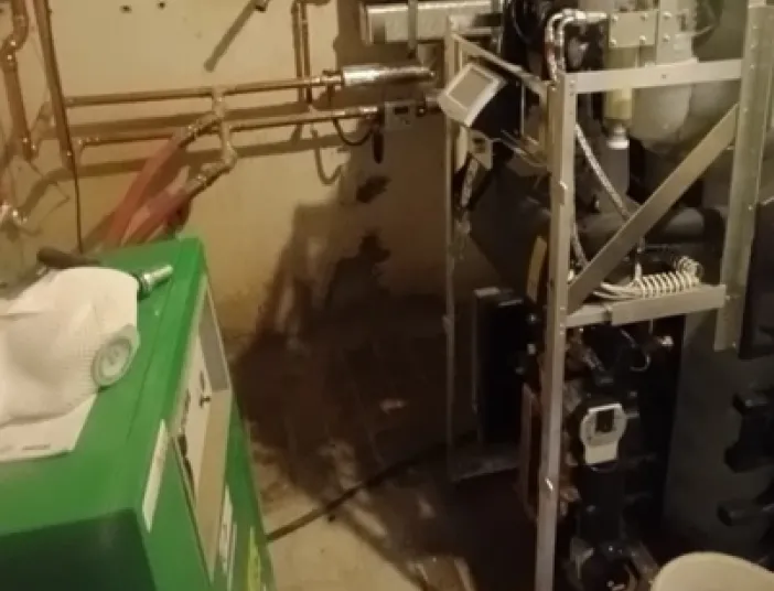 Eine alte Heizungsanlage vor der Modernisierung.