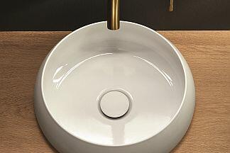 Weiße Waschtischschale BetteCraft auf edlen Holztisch