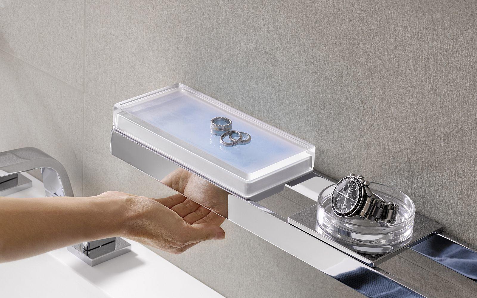 Flüssigseifenspender mit Ablage der Serie liaison von Emco 